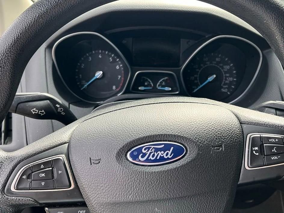 Used 2016 Ford Focus SE FWD image 11