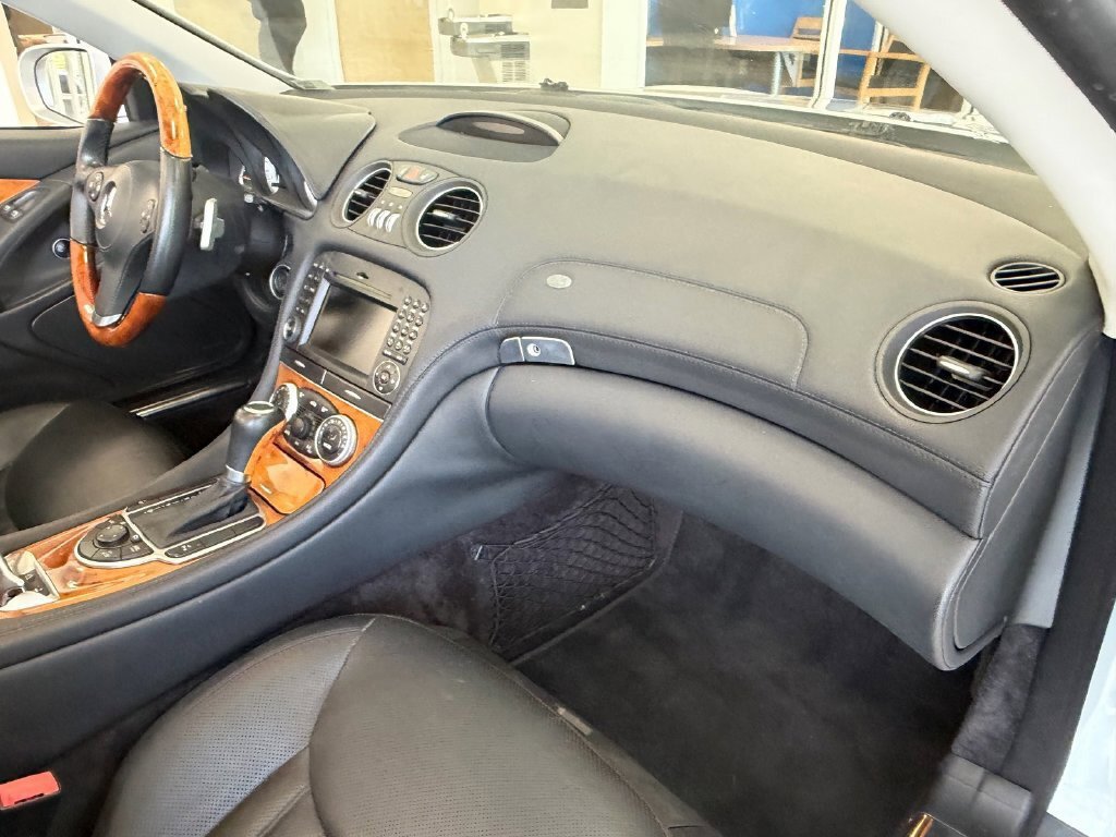 Used 2009 Mercedes-Benz SL 550 image 14
