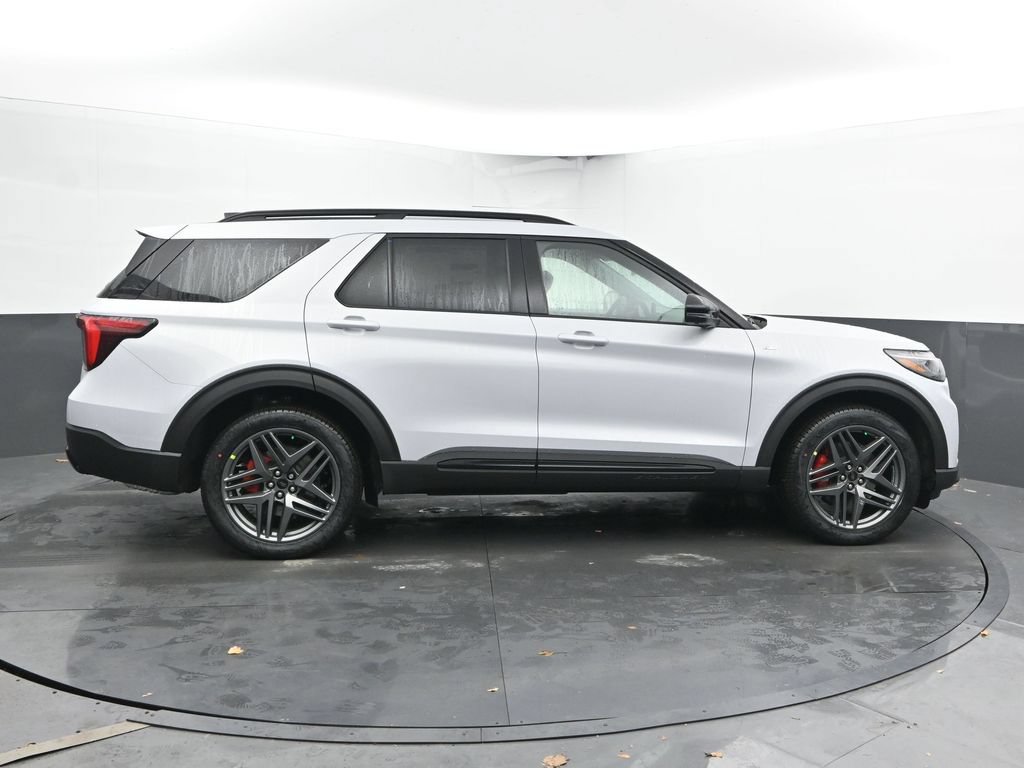New 2026 Ford Explorer ST-Line w/ ST-Line Street Pack AWD/4WD image 3