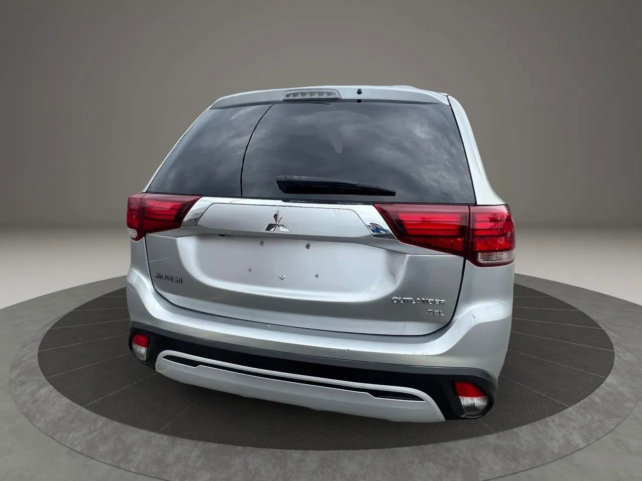 Used 2019 Mitsubishi Outlander SEL image 6