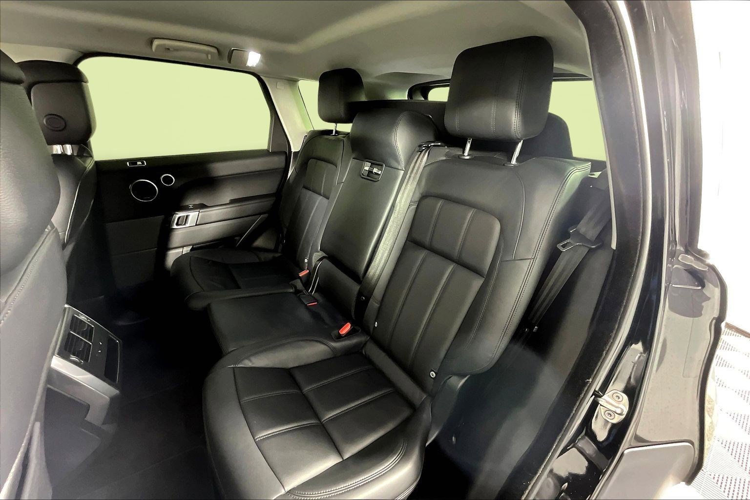 Used 2021 Land Rover Range Rover Sport SE image 23