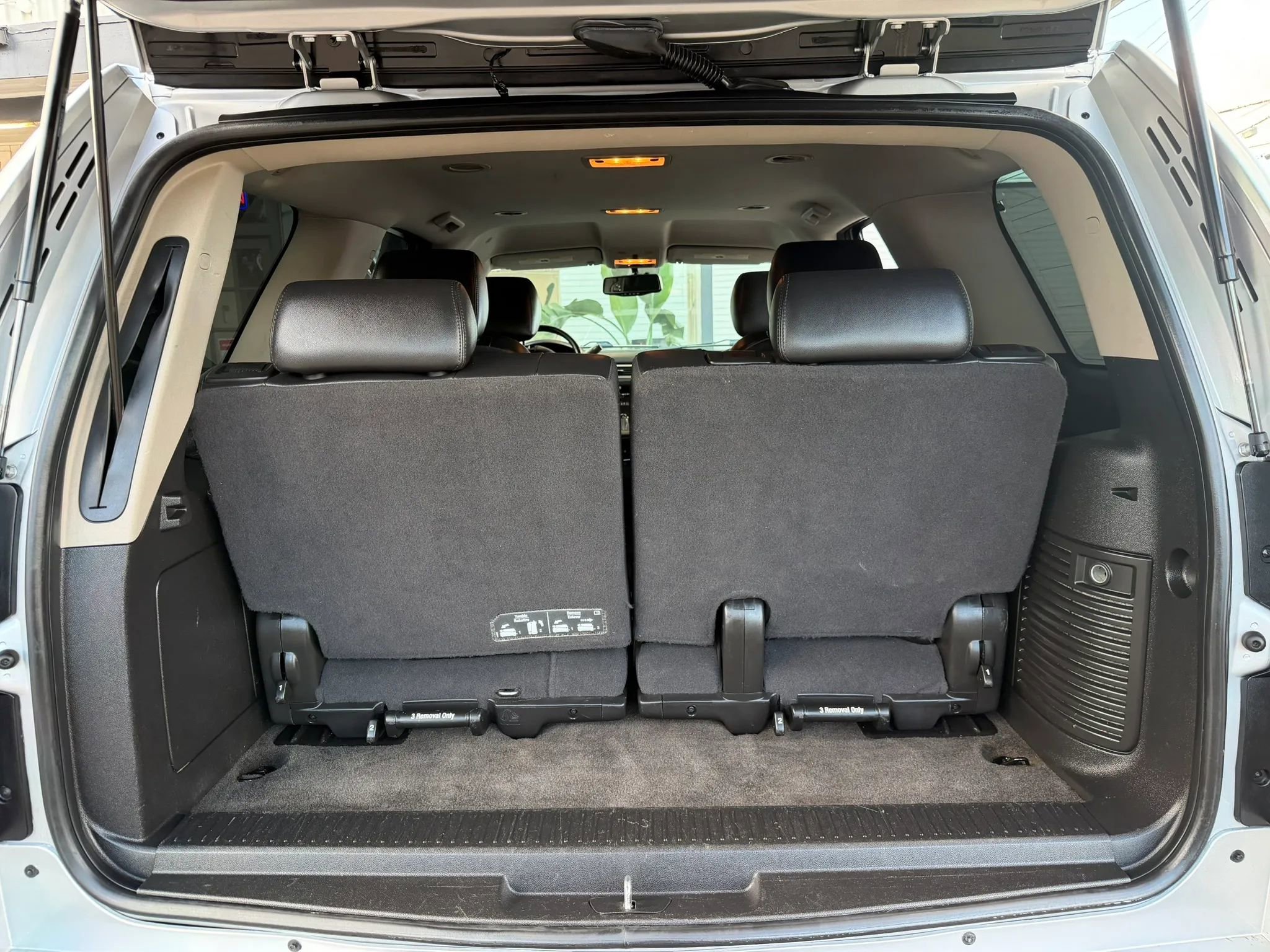 Used 2014 Chevrolet Tahoe LT w/ Luxury Package AWD/4WD image 17
