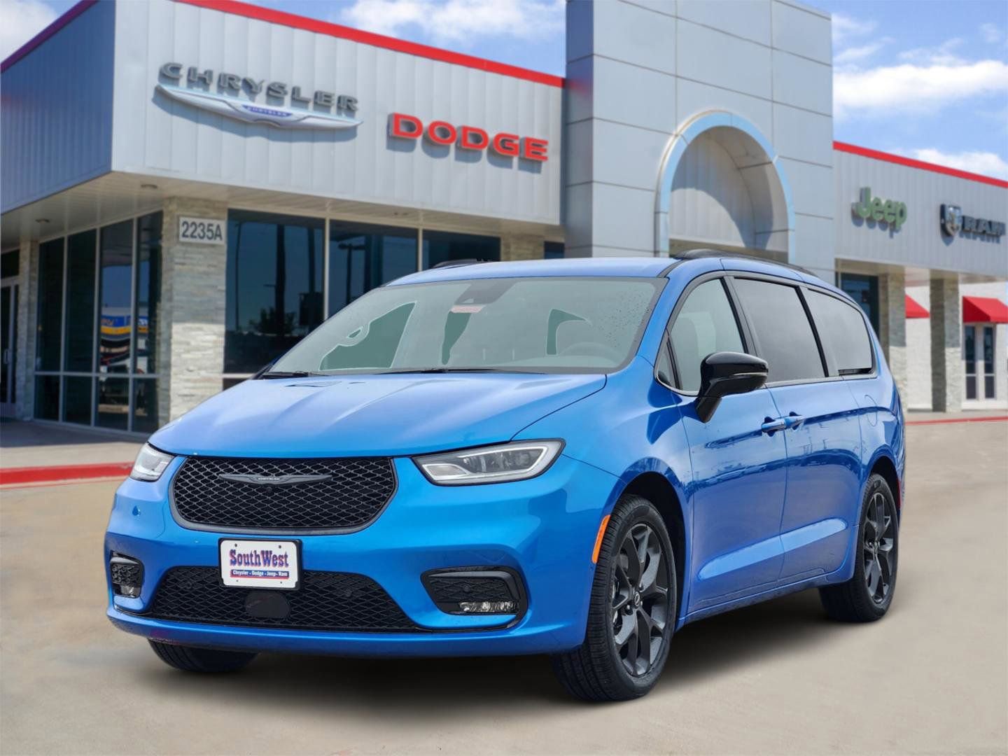 New 2026 Chrysler Pacifica Select image 2