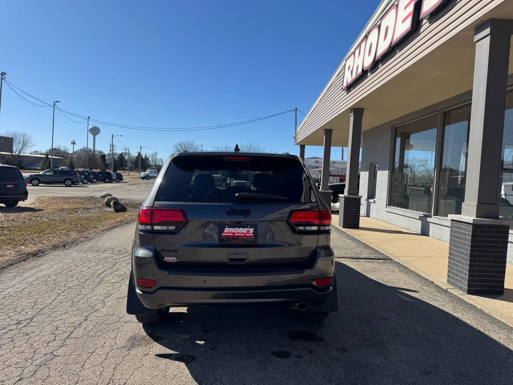 Used 2018 Jeep Grand Cherokee Altitude image 4