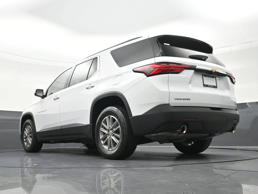 Used 2023 Chevrolet Traverse LT FWD image 24