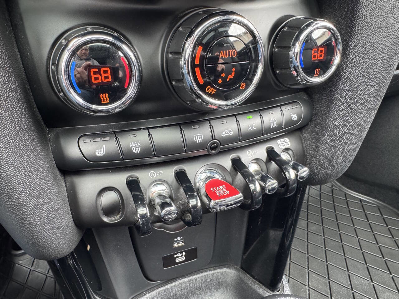 Used 2021 MINI Cooper S image 13