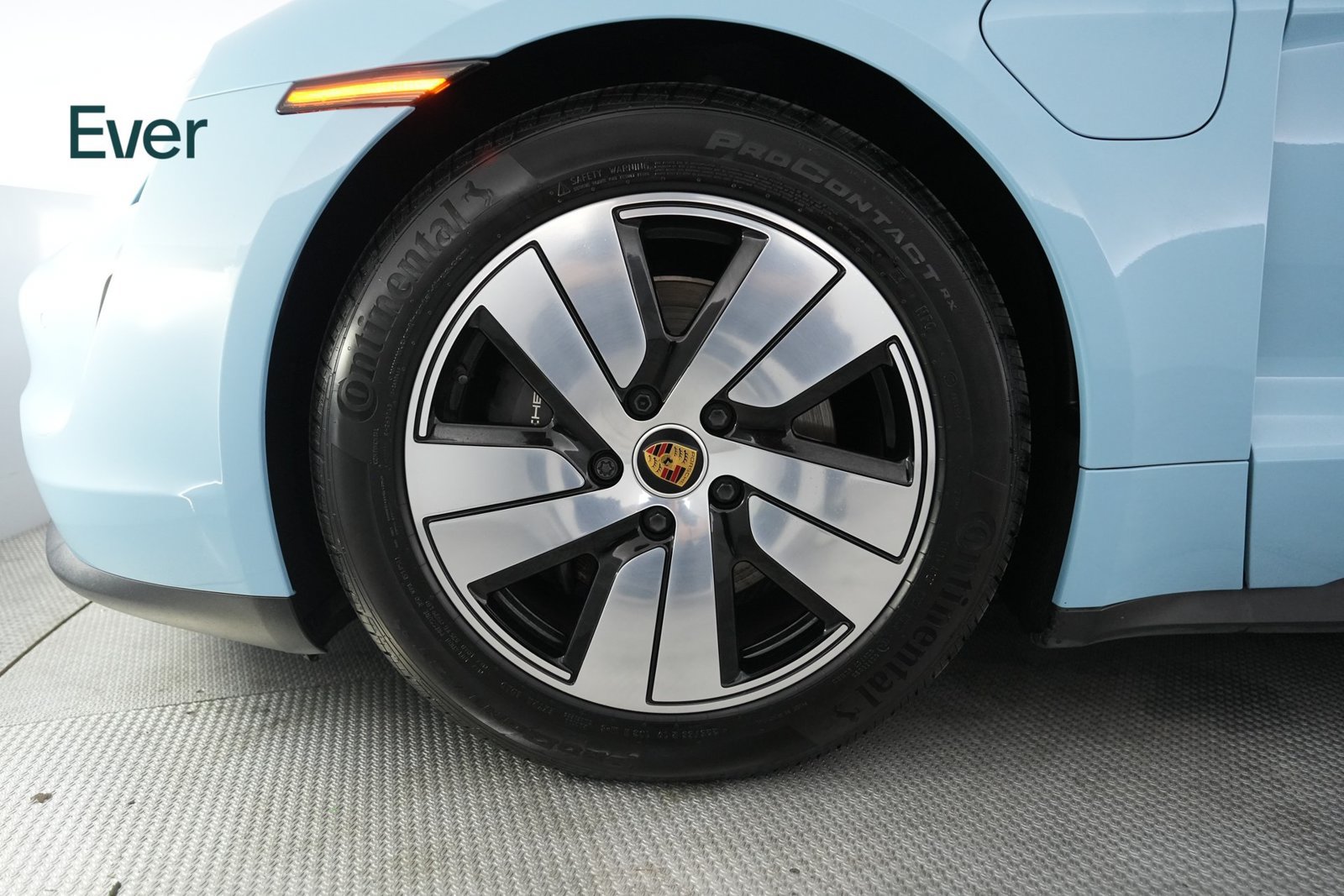 Used 2023 Porsche Taycan RWD image 19