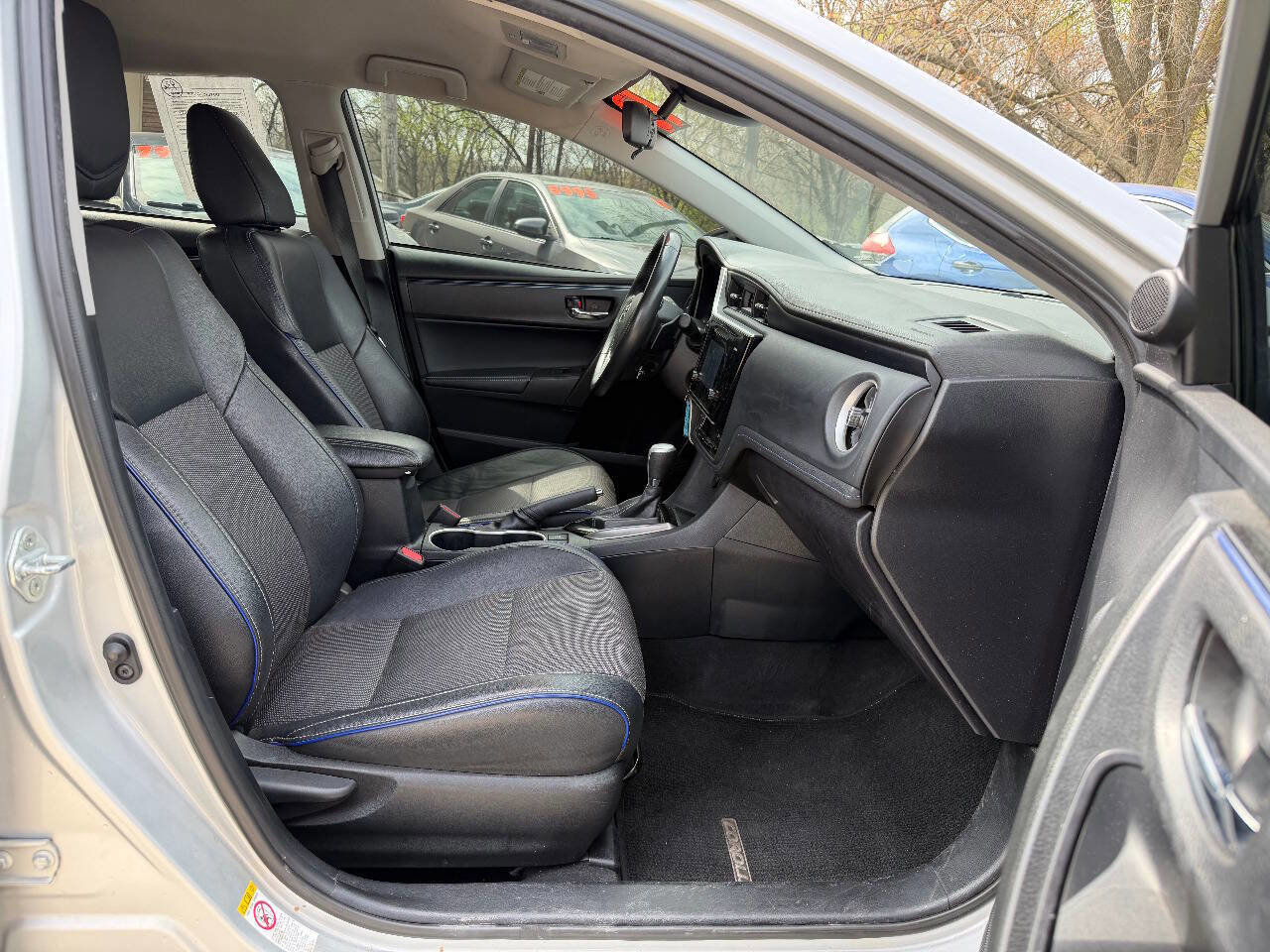 Used 2017 Toyota Corolla SE w/ Carpet Mat Package (TMS) image 10