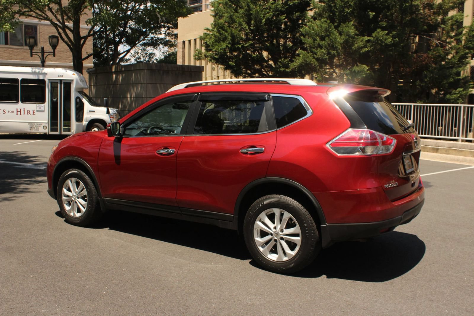 Used 2015 Nissan Rogue SV w/ SV Premium Package AWD/4WD image 9