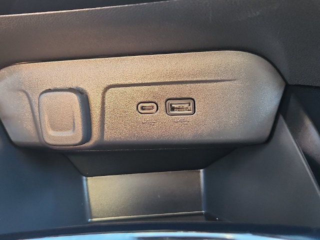 Used 2026 Chevrolet Trax LT w/ LT Convenience Package FWD image 18