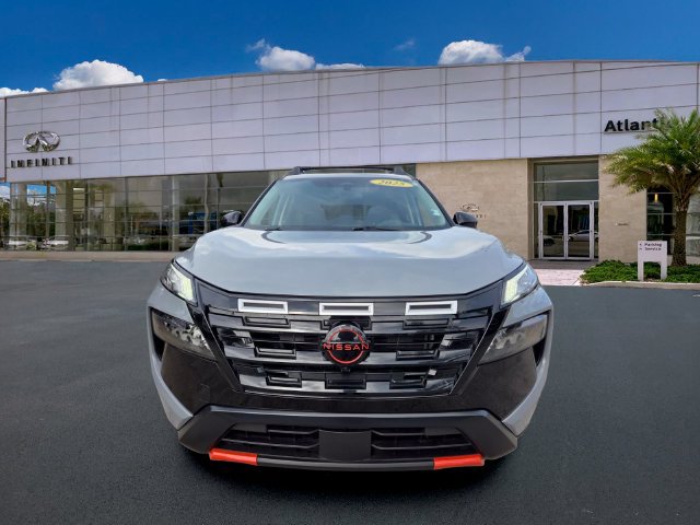 Used 2025 Nissan Rogue SV AWD/4WD image 3