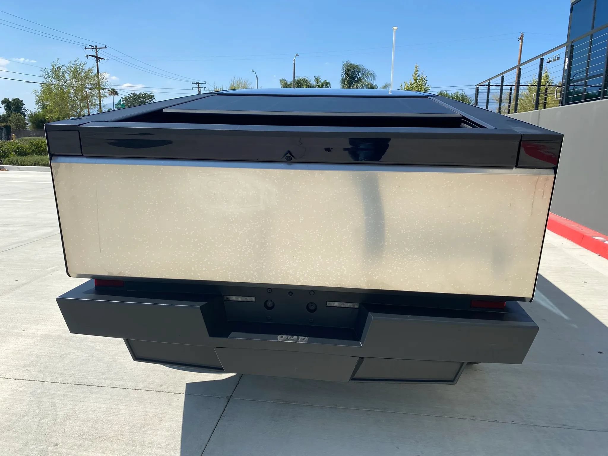 Used 2024 Tesla Cybertruck AWD Crew Cab image 4