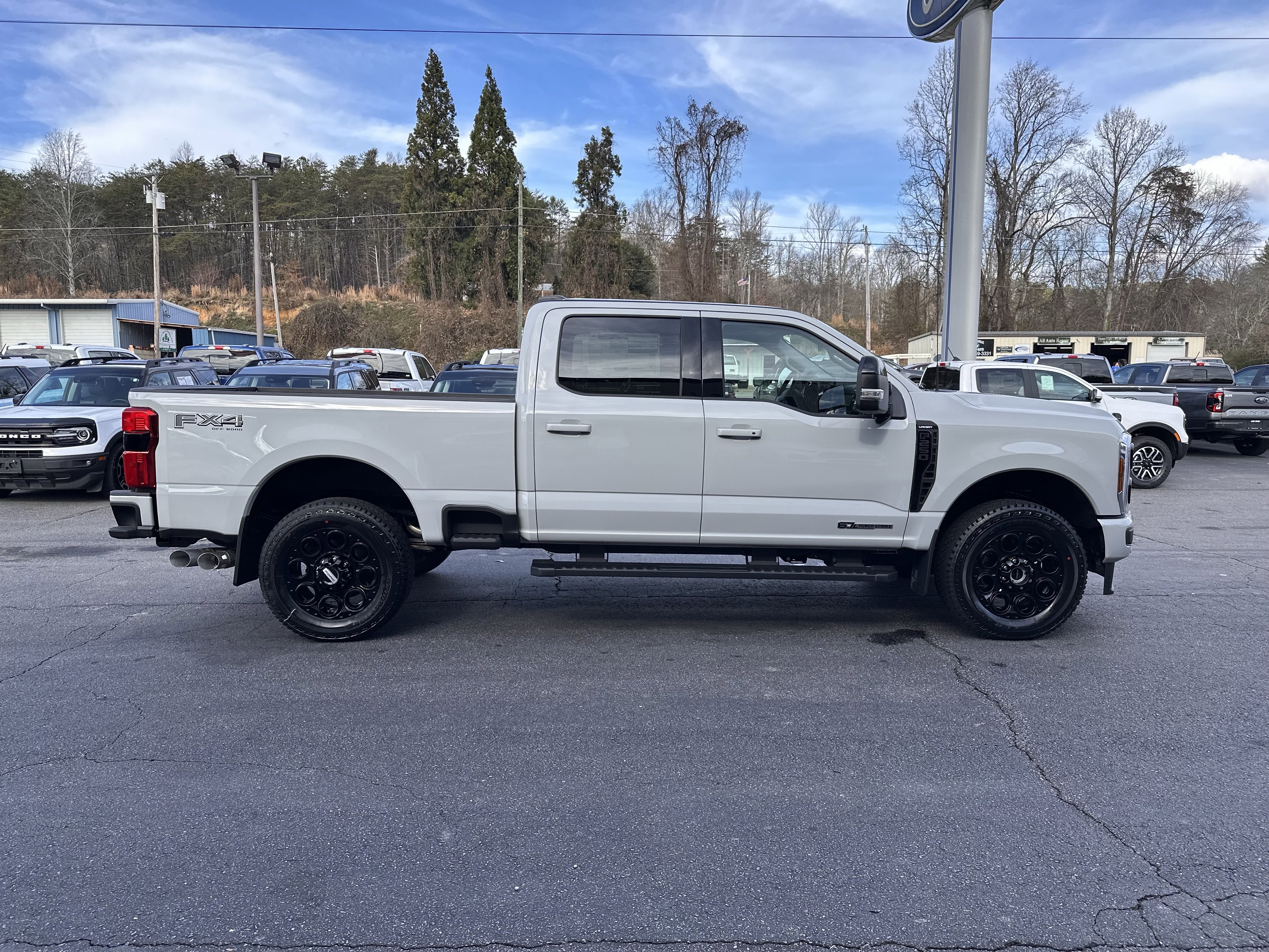 New 2026 Ford F250 Lariat w/ Black Appearance Package image 5