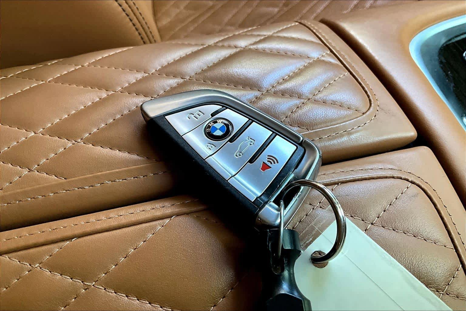 Used 2021 BMW 740i xDrive w/ Luxury Rear Seating Package AWD/4WD image 14