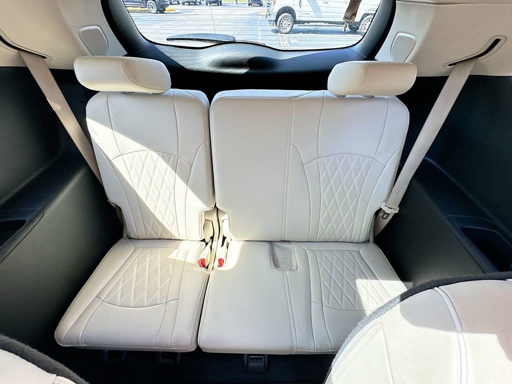 Used 2023 Buick Enclave Avenir w/ Avenir Technology Package image 28