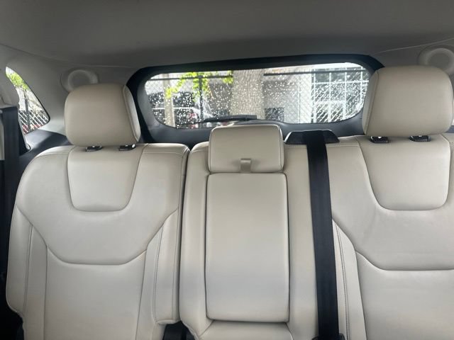 Used 2017 Ford Edge Titanium w/ Technology Package AWD/4WD image 21