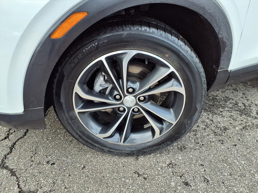 Certified 2020 Buick Encore GX Essence image 37