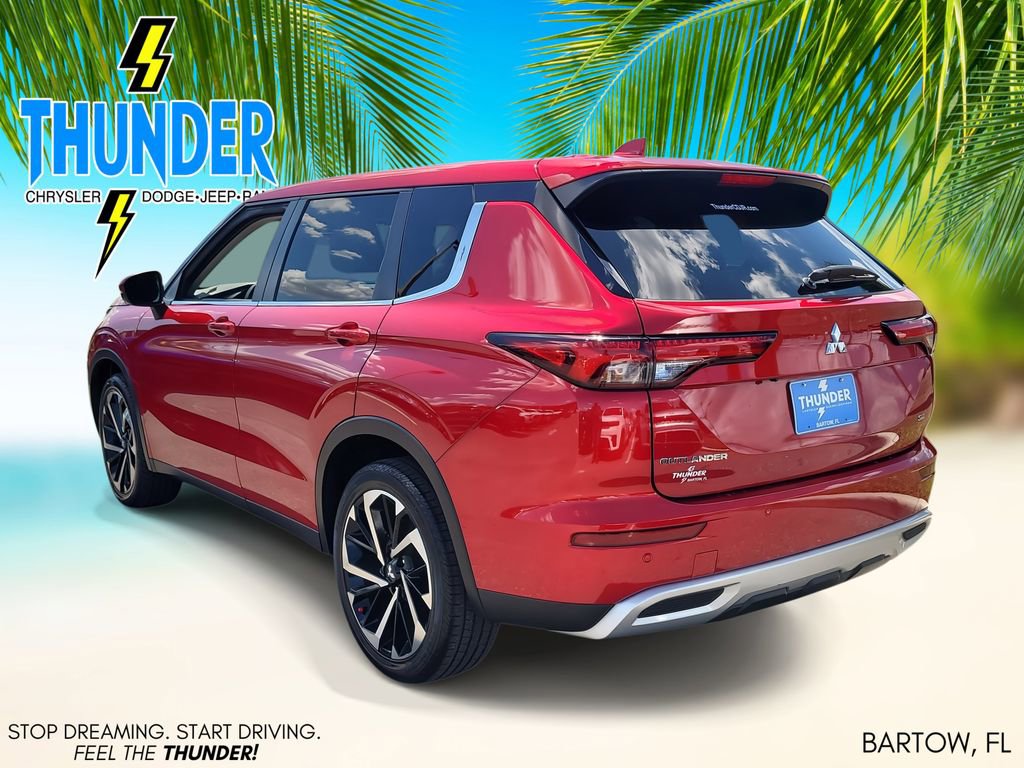 Used 2024 Mitsubishi Outlander SE Black Edition image 3