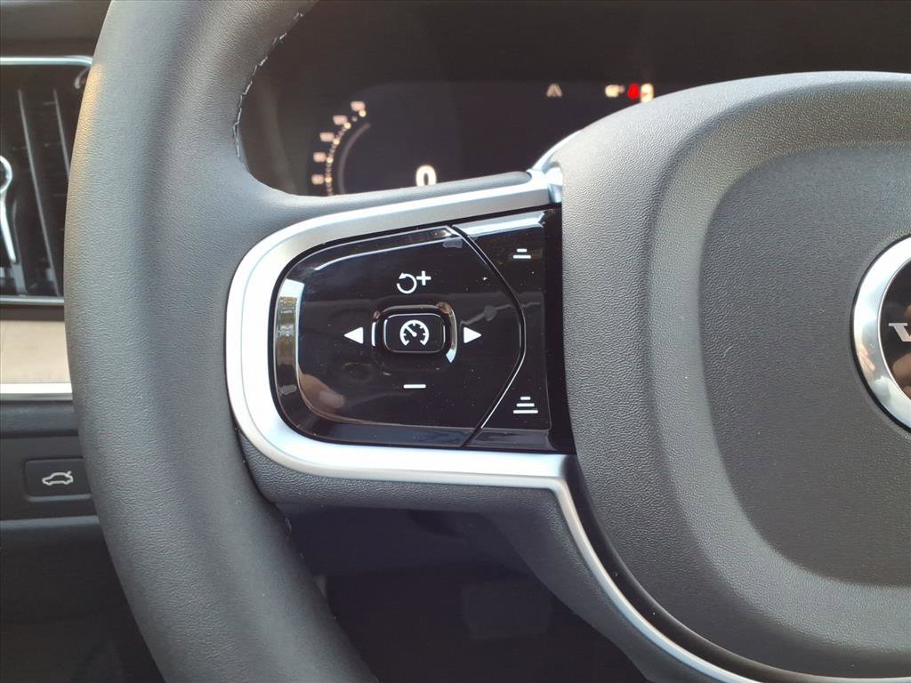 New 2026 Volvo XC60 B5 Plus w/ Protection Package Premier image 21