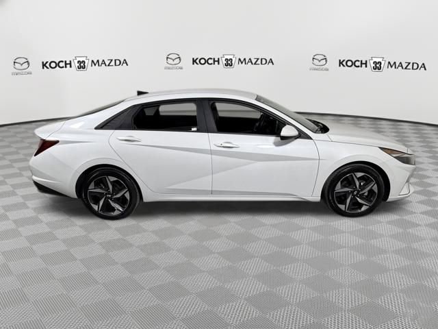 Used 2023 Hyundai Elantra SEL w/ Convenience Package image 9