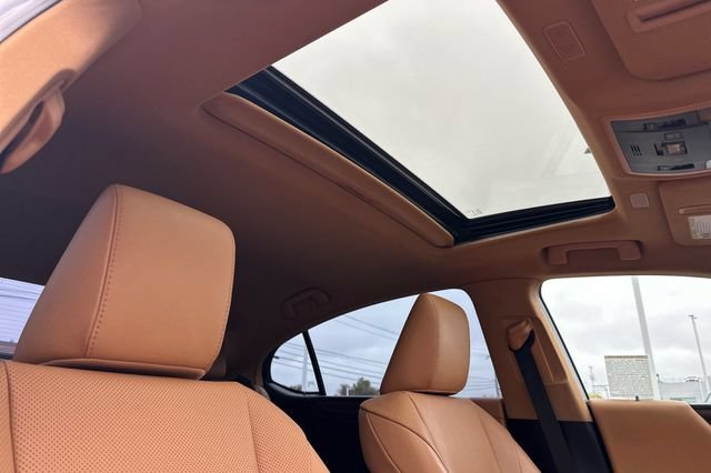 Used 2023 Lexus ES 350 w/ Premium Package FWD image 18