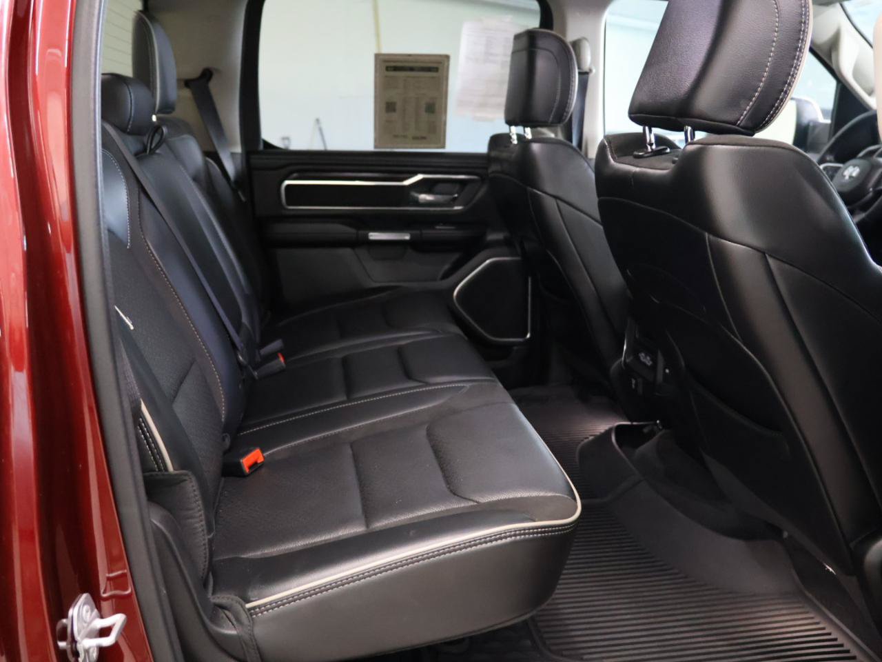 Used 2022 RAM 1500 Laramie AWD/4WD image 40