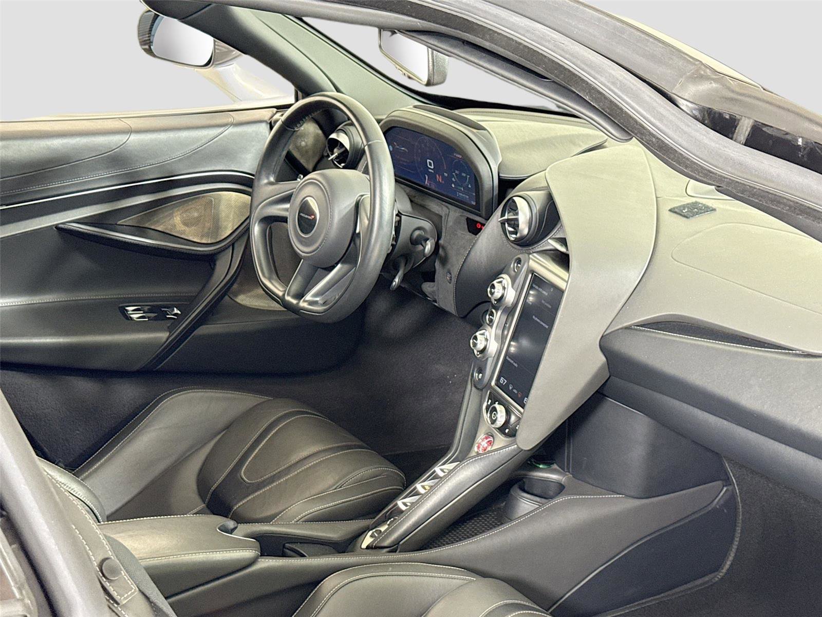 Used 2018 McLaren 720S image 25