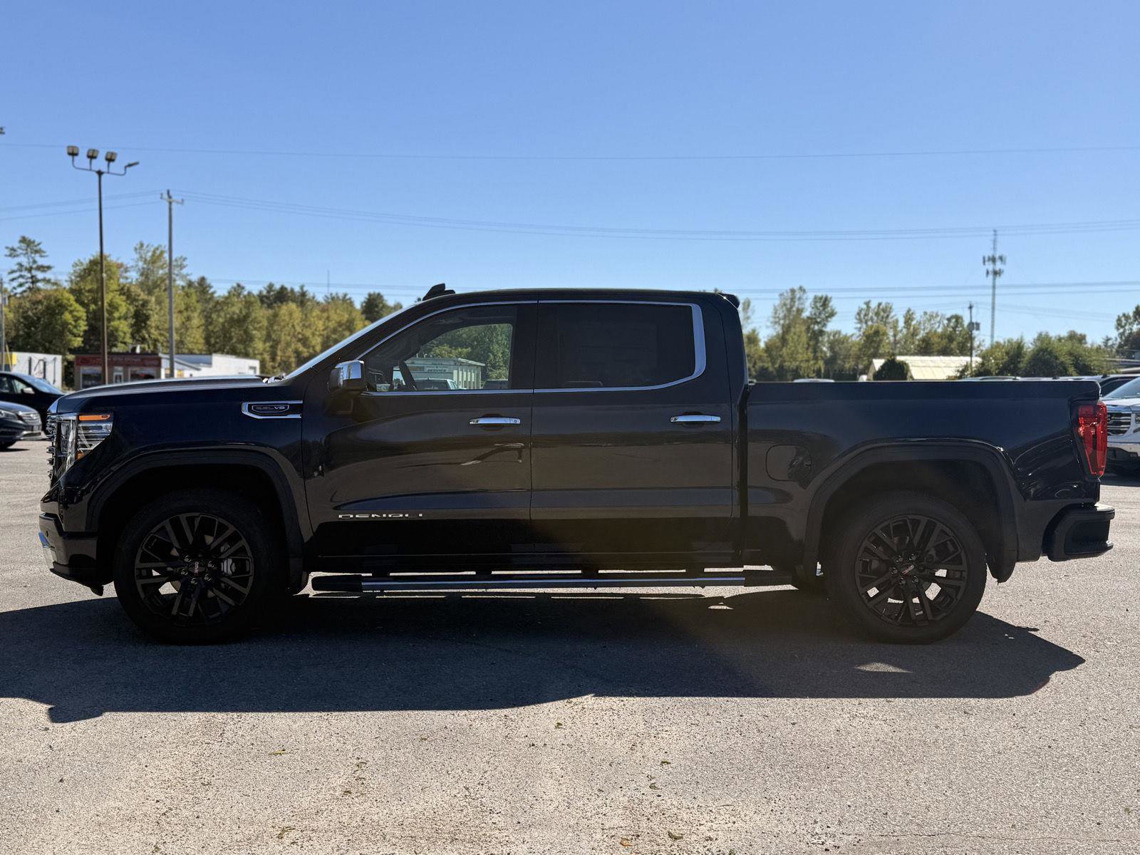New 2025 GMC Sierra 1500 Denali w/ Technology Package image 4