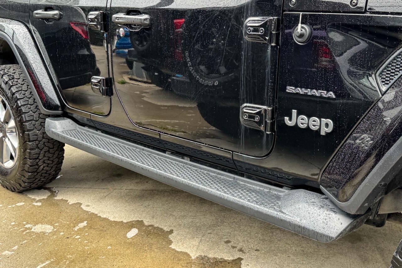 Used 2019 Jeep Wrangler Unlimited Sahara w/ Uconnect 4C Nav & Sound Group AWD/4WD image 8
