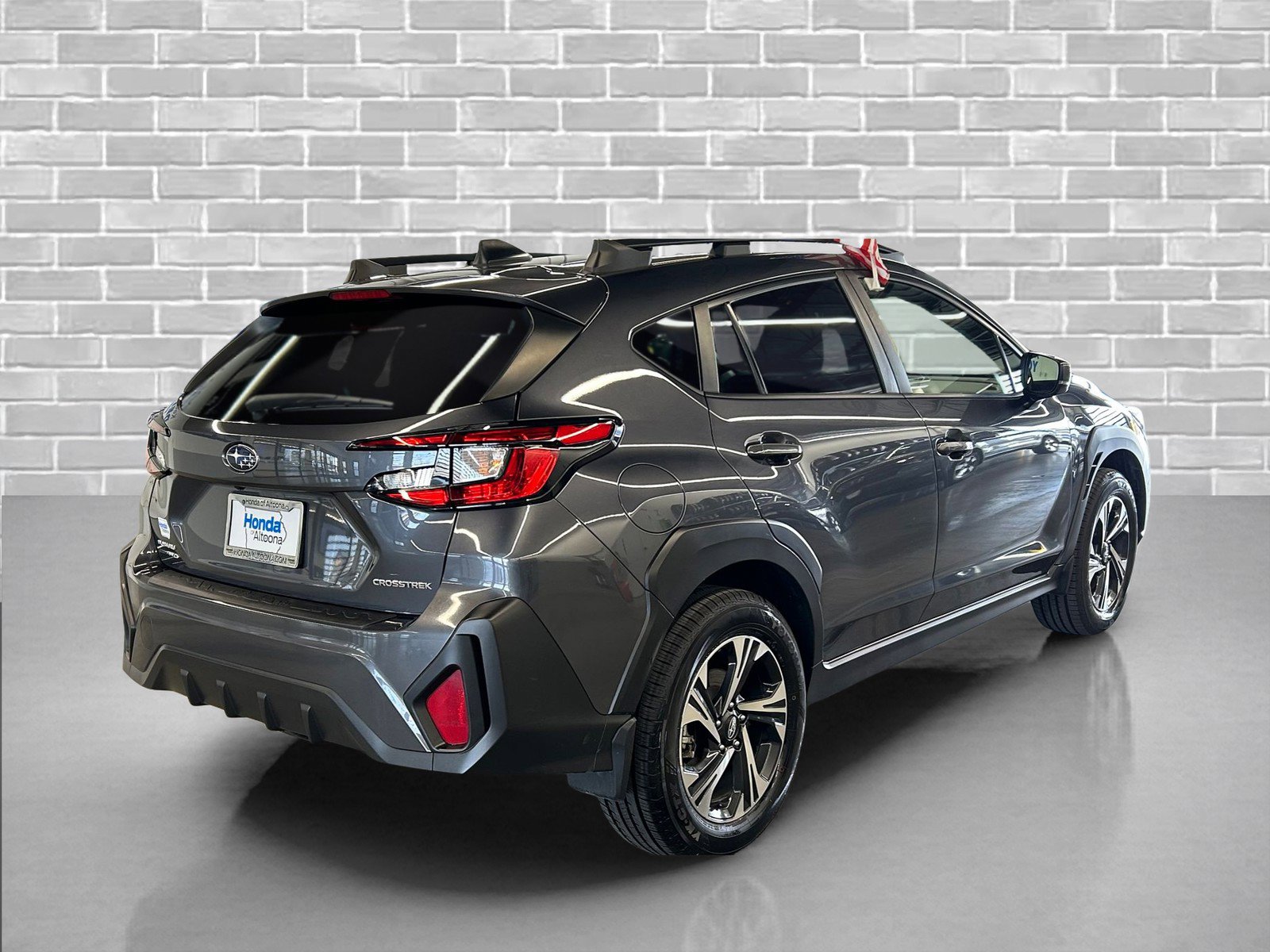 Used 2024 Subaru Crosstrek 2.0i Premium image 5