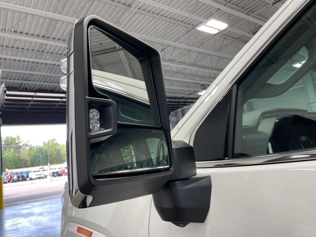 Used 2024 GMC Sierra 3500 Denali AWD/4WD image 26
