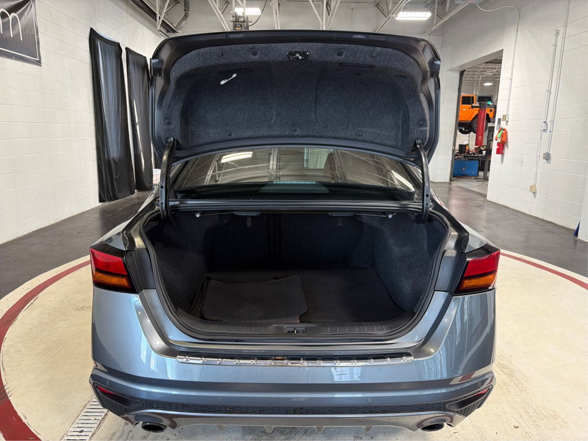 Used 2021 Nissan Altima 2.5 SR FWD image 12