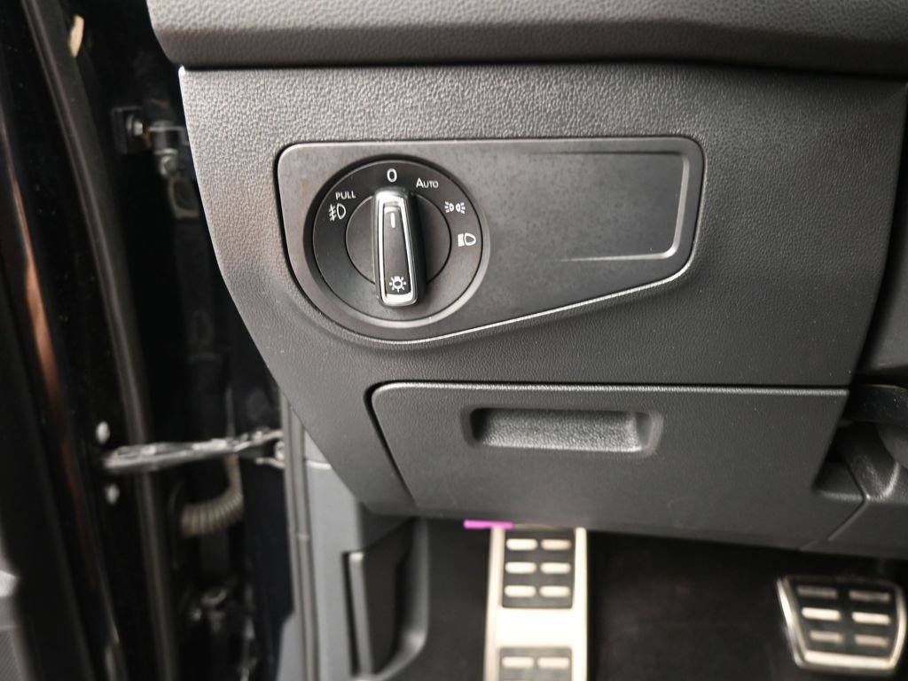 Used 2021 Volkswagen Tiguan SE R-Line image 33