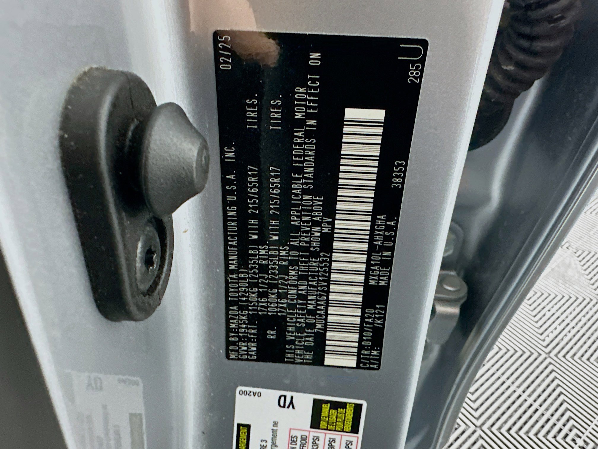 Used 2025 Toyota Corolla Cross LE image 12