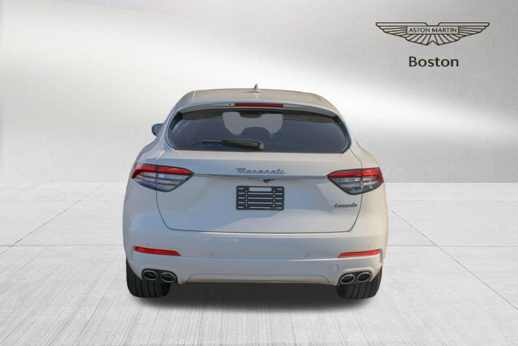 Used 2024 Maserati Levante GT Ultima image 5