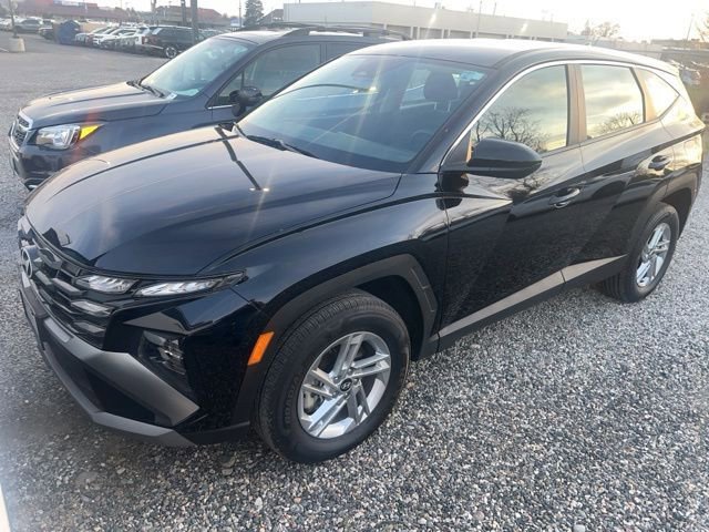 Certified 2025 Hyundai Tucson SE image 1