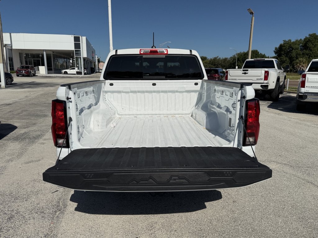 Used 2026 Chevrolet Colorado W/T RWD image 12