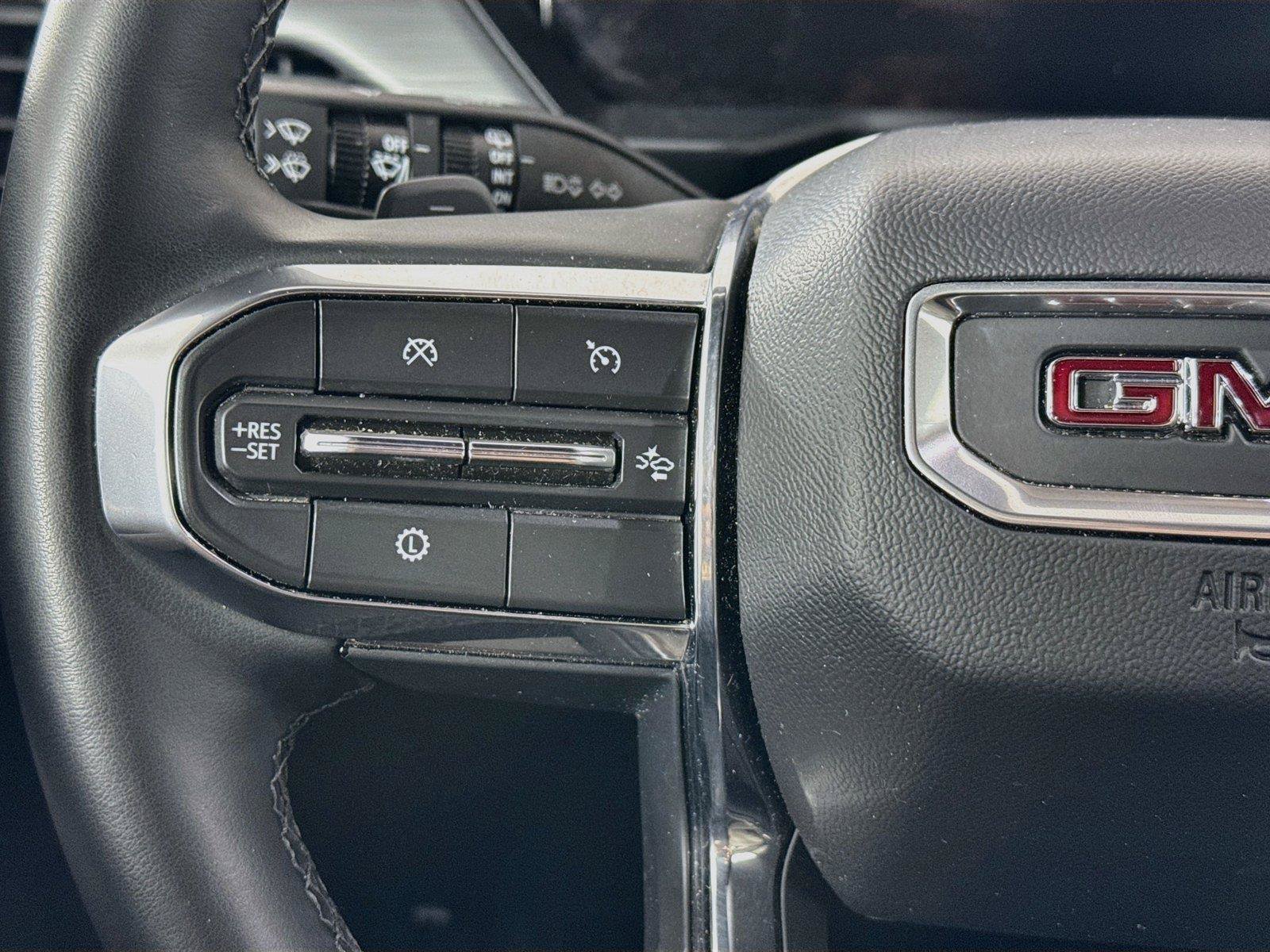 Used 2024 GMC Acadia Elevation AWD/4WD image 18