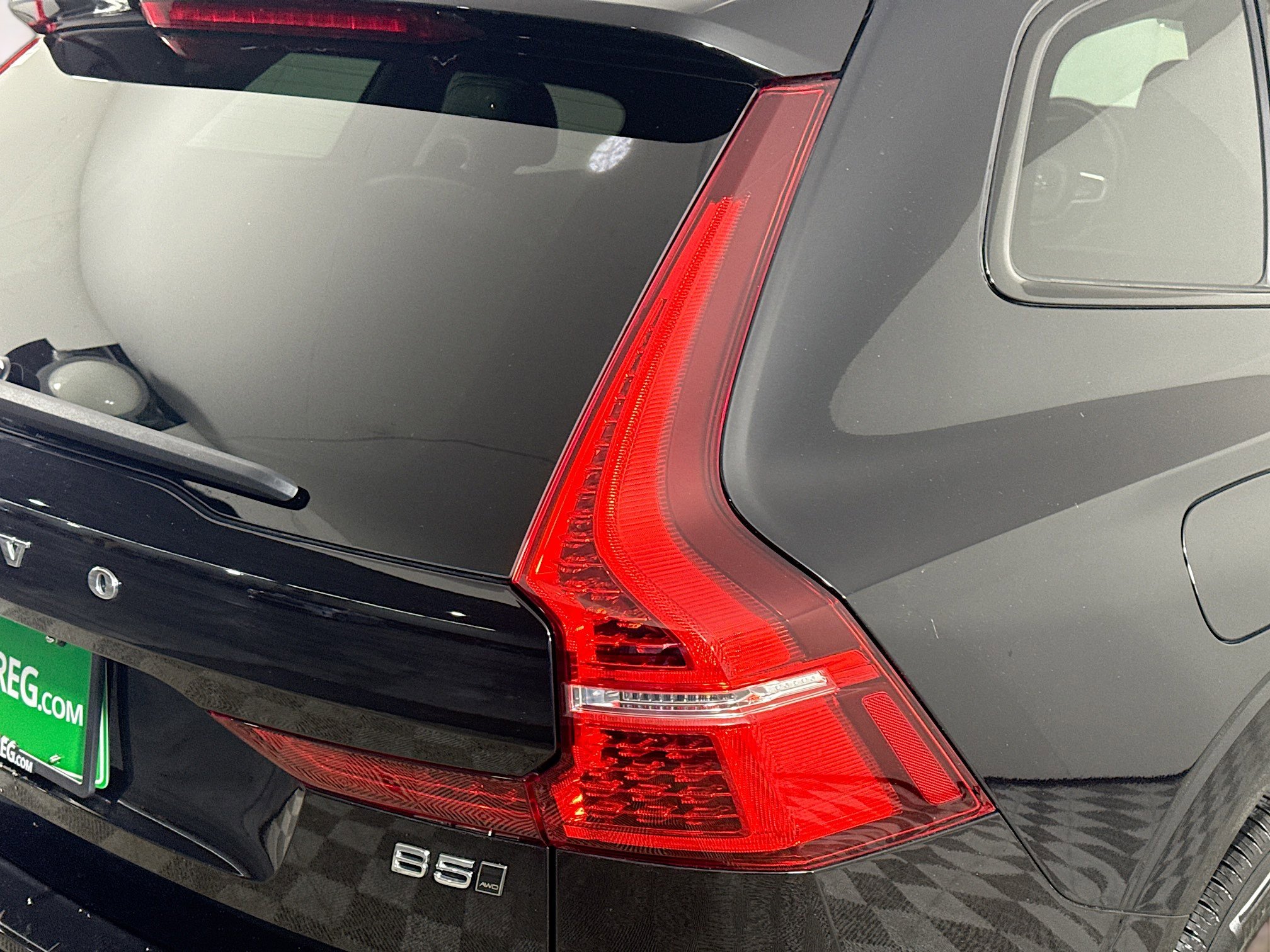 Used 2025 Volvo XC60 B5 Plus image 34