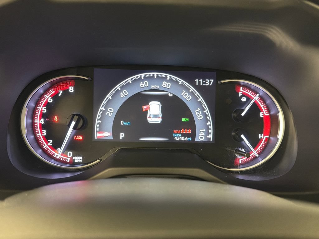 Used 2024 Toyota RAV4 XLE FWD image 29