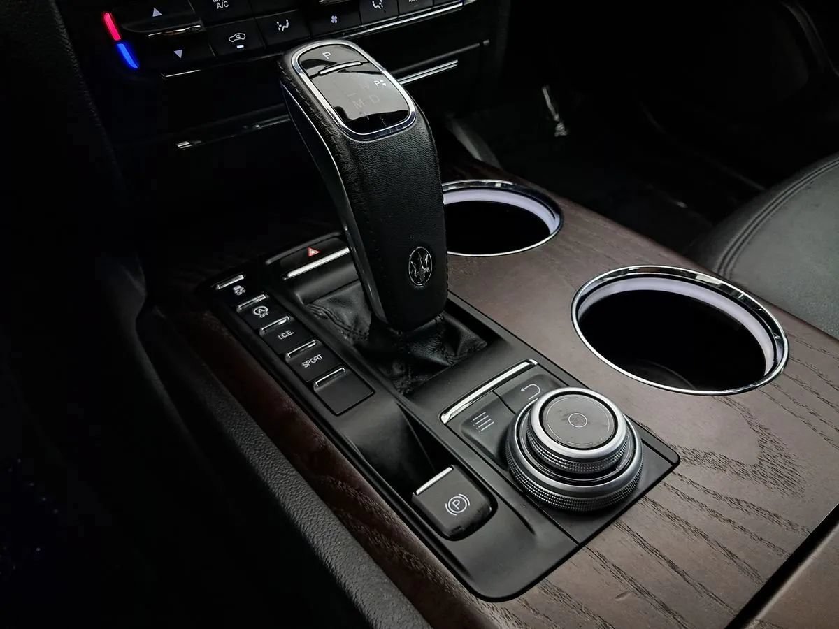 Used 2019 Maserati Ghibli S Q4 AWD/4WD image 19