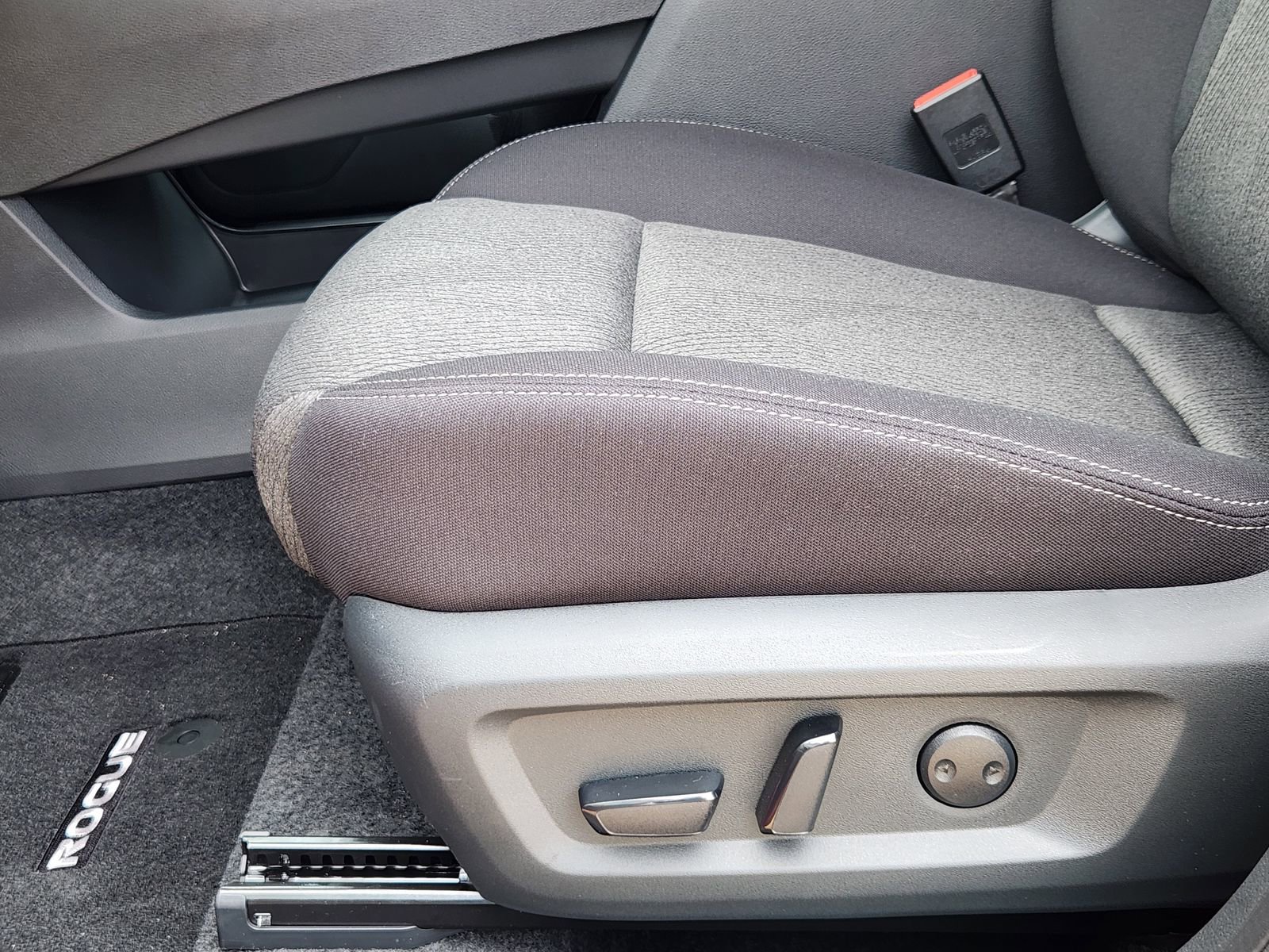 New 2026 Nissan Rogue SV image 21