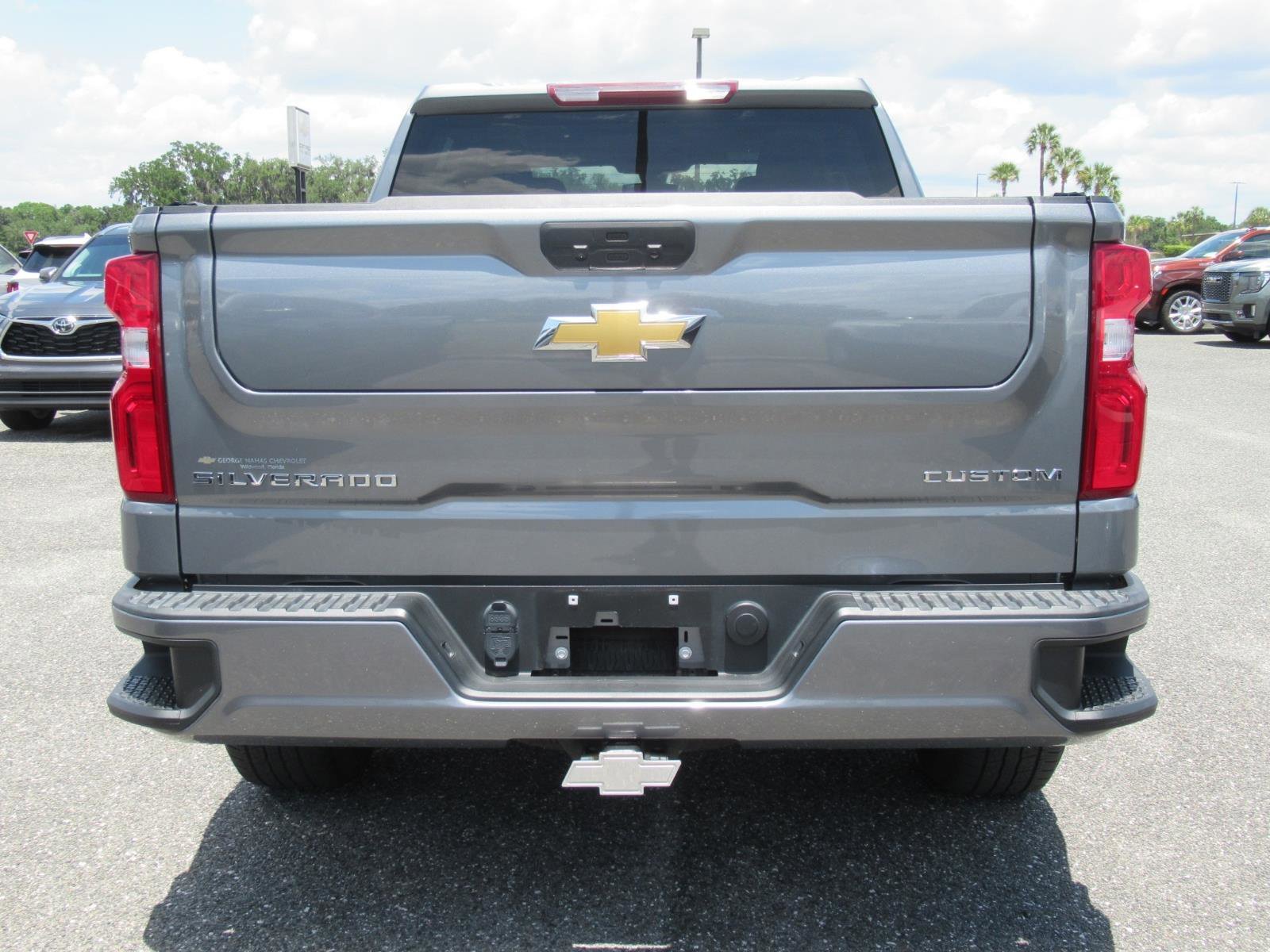 Used 2022 Chevrolet Silverado 1500 Custom w/ Safety Confidence Package RWD image 6