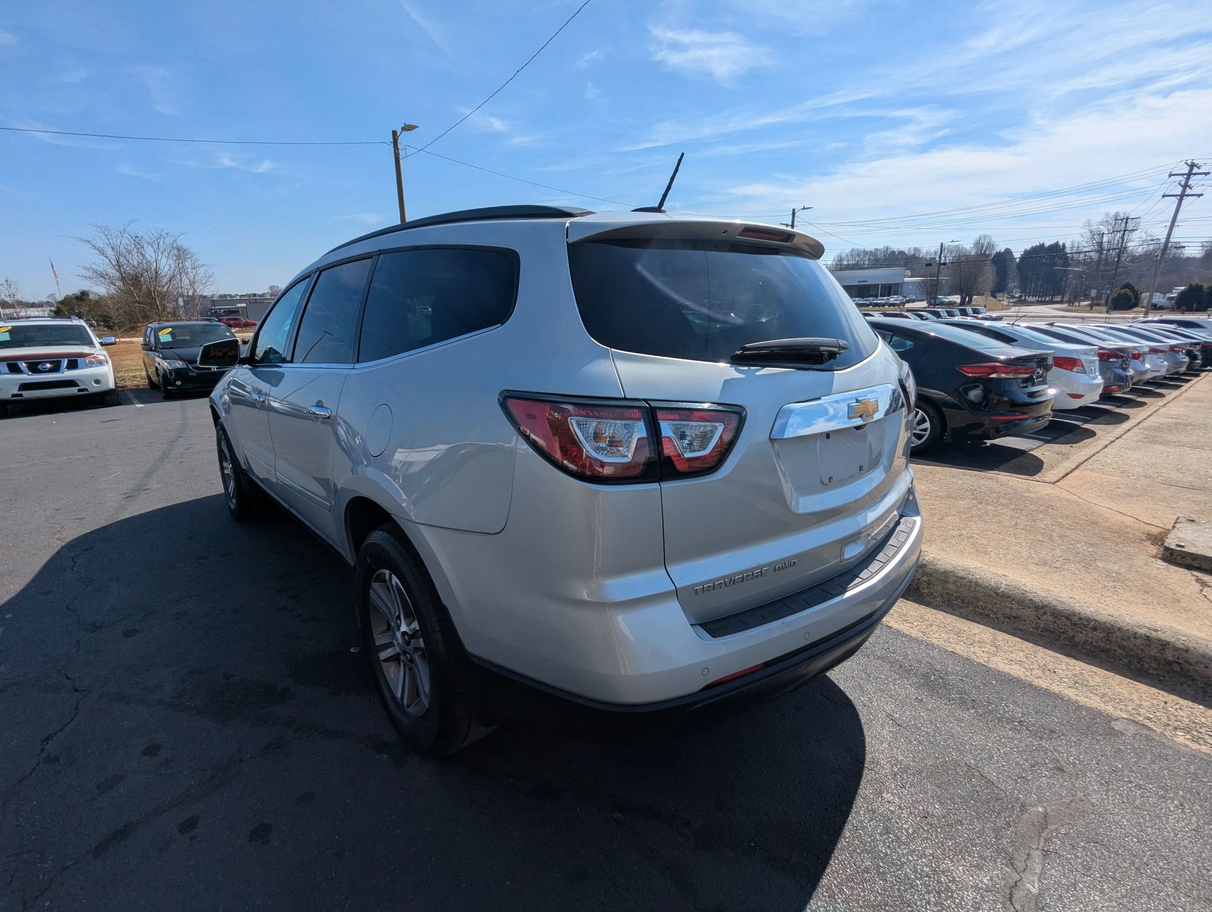 Used 2017 Chevrolet Traverse LT AWD/4WD image 5