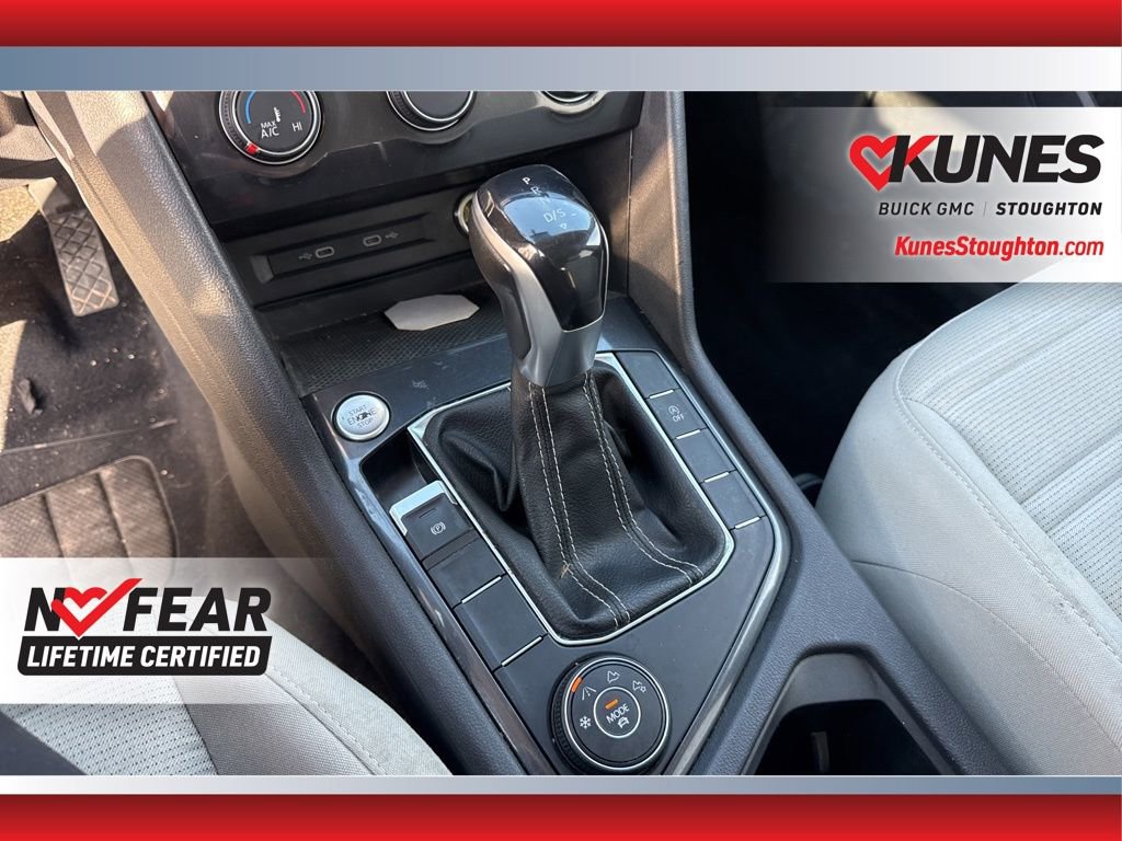 Used 2022 Volkswagen Tiguan S image 33