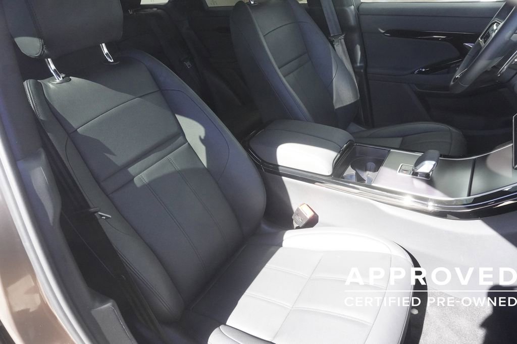 Used 2026 Land Rover Range Rover Evoque Dynamic SE AWD/4WD image 24