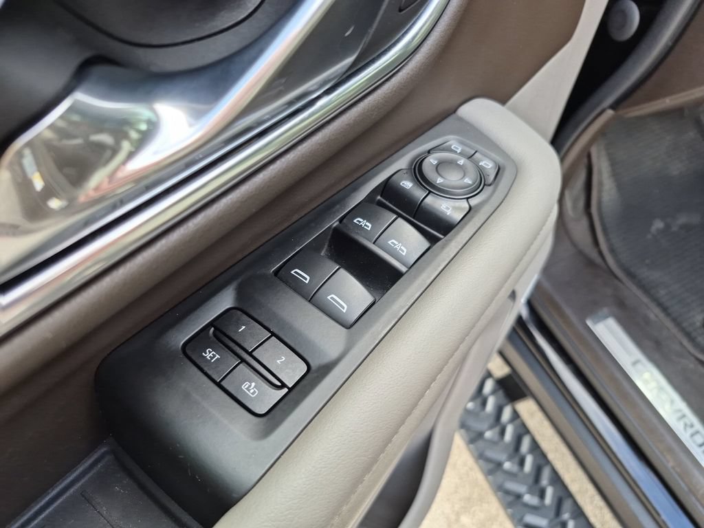 Used 2021 Chevrolet Tahoe Z71 w/ Luxury Package AWD/4WD image 20