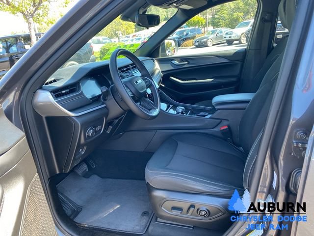 Used 2024 Jeep Grand Cherokee L Laredo w/ Trailer Tow Package AWD/4WD image 30