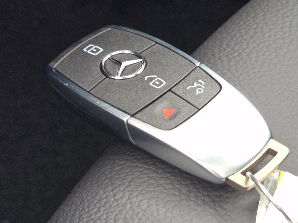 New 2026 Mercedes-Benz GLB 250 4MATIC image 35
