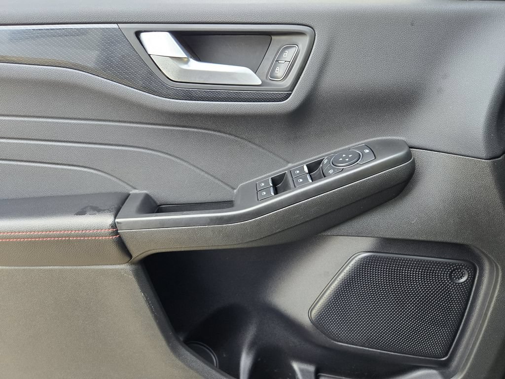 Used 2023 Ford Escape ST-Line w/ Tech Pack #1 FWD image 18